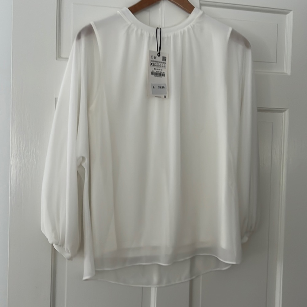 Zara  NWT silk lined over the head blouse with 3/4 puffy sleeves